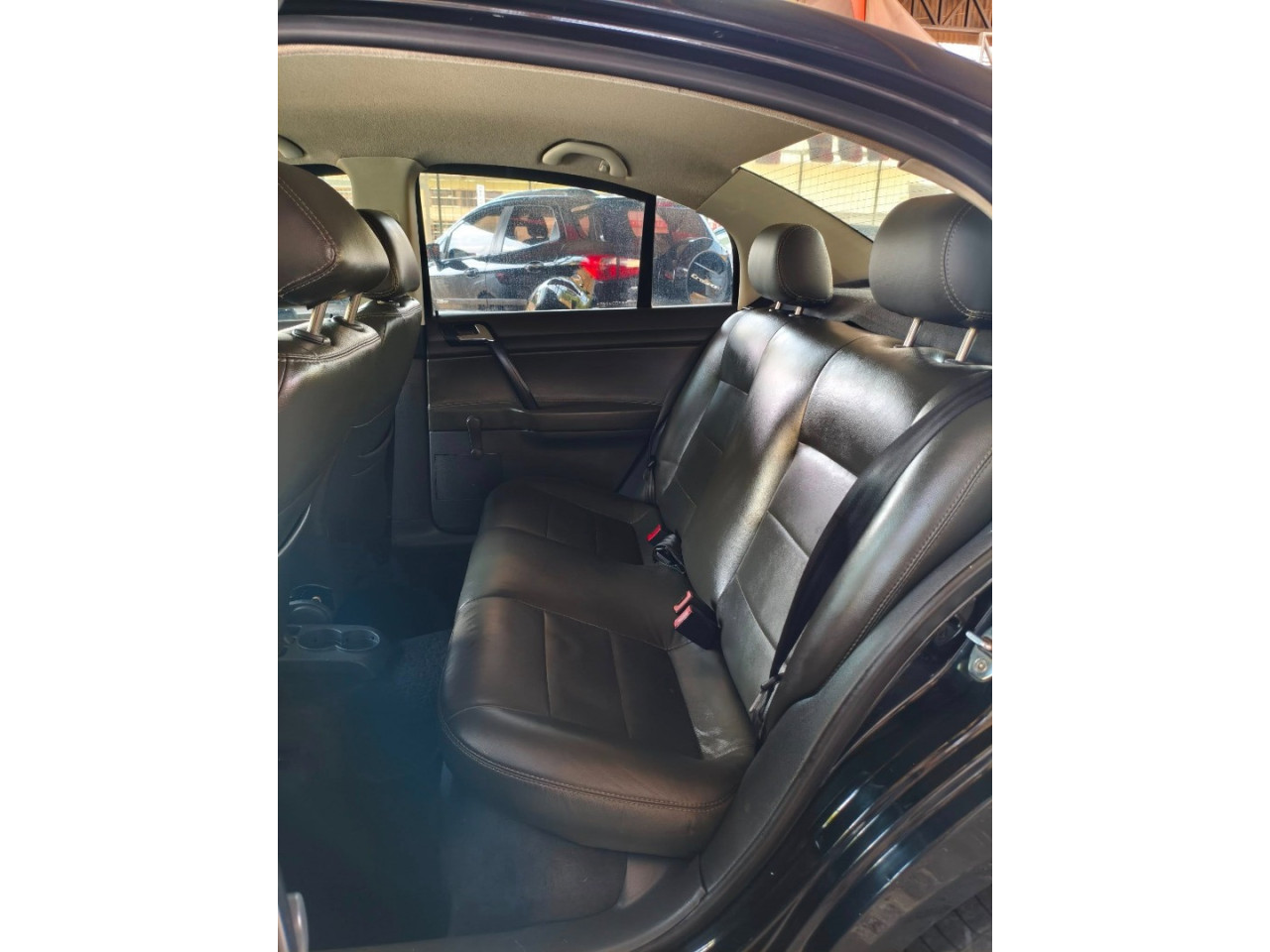 VOLKSWAGEN Polo Sedan 1.6 4P CONFORTLINE