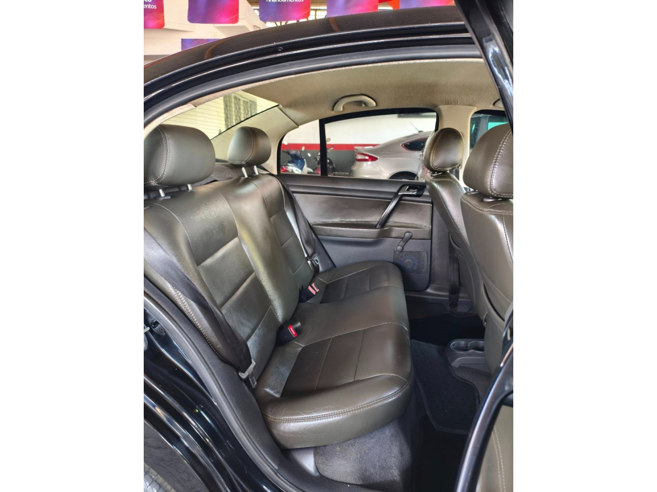 VOLKSWAGEN Polo Sedan 1.6 4P CONFORTLINE