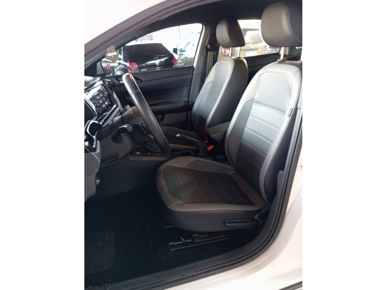 VOLKSWAGEN Nivus 1.0 4P FLEX 200 TSI HIGHLINE AUTOMÁTICO