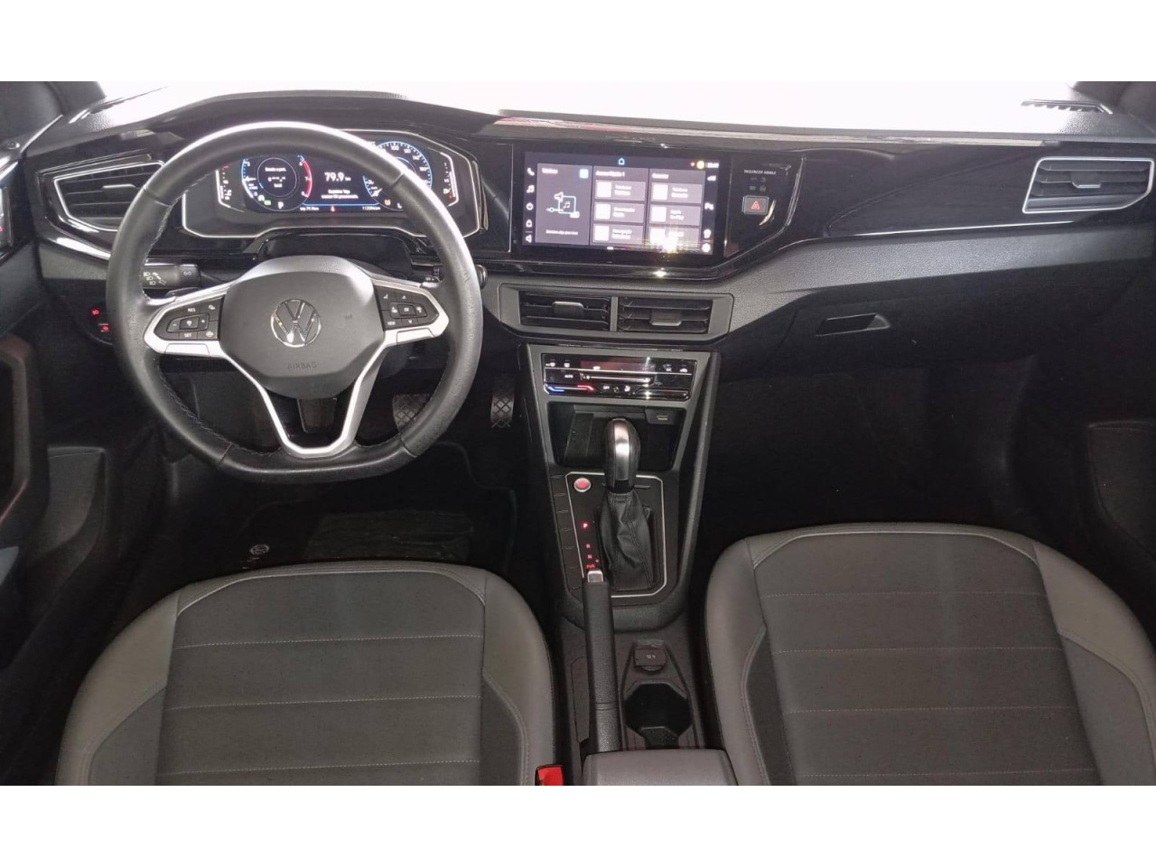 VOLKSWAGEN Nivus 1.0 4P FLEX 200 TSI HIGHLINE AUTOMÁTICO