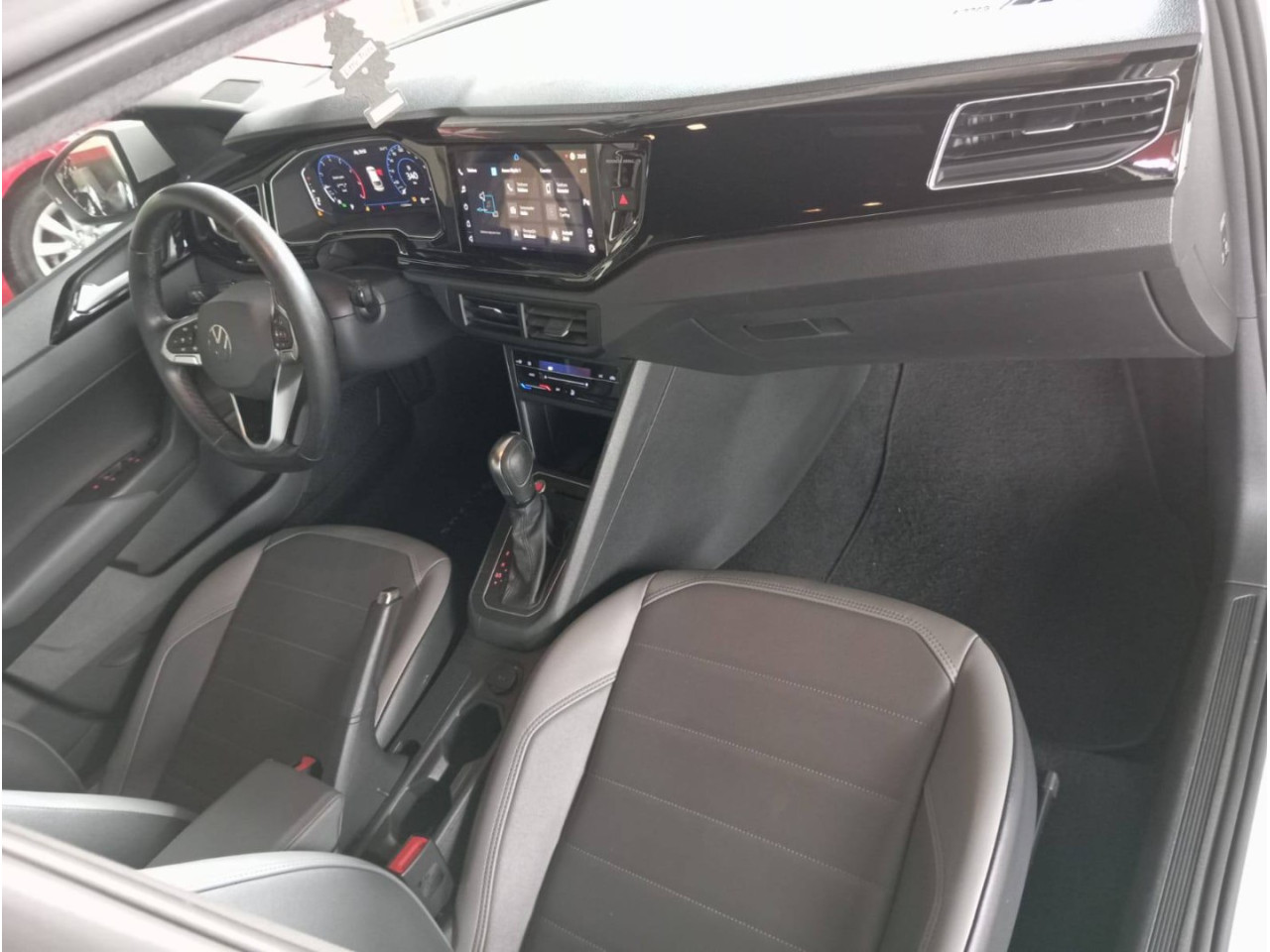 VOLKSWAGEN Nivus 1.0 4P FLEX 200 TSI HIGHLINE AUTOMÁTICO