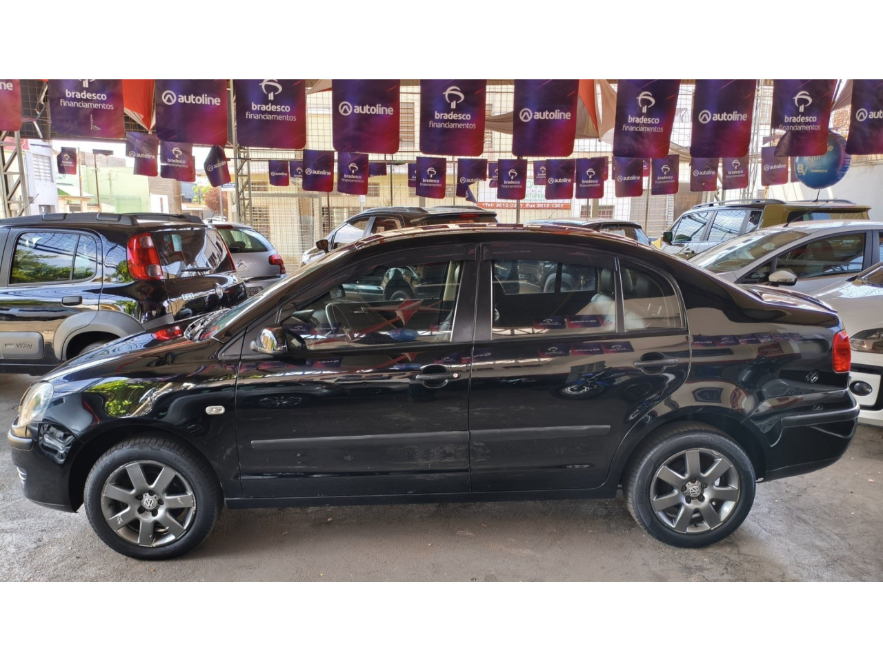 VOLKSWAGEN Polo Sedan 1.6 4P CONFORTLINE