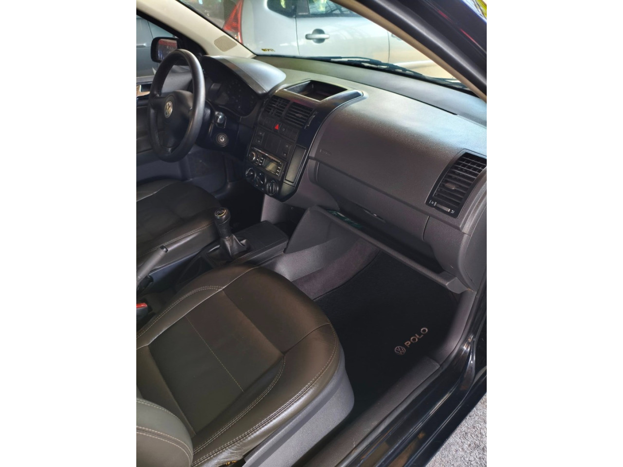 VOLKSWAGEN Polo Sedan 1.6 4P CONFORTLINE