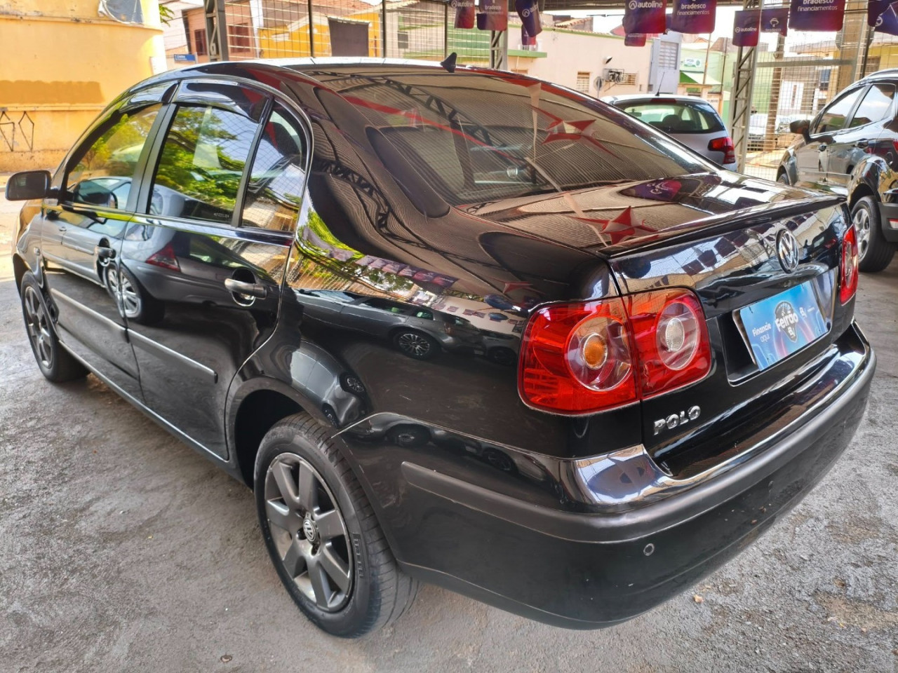 VOLKSWAGEN Polo Sedan 1.6 4P CONFORTLINE