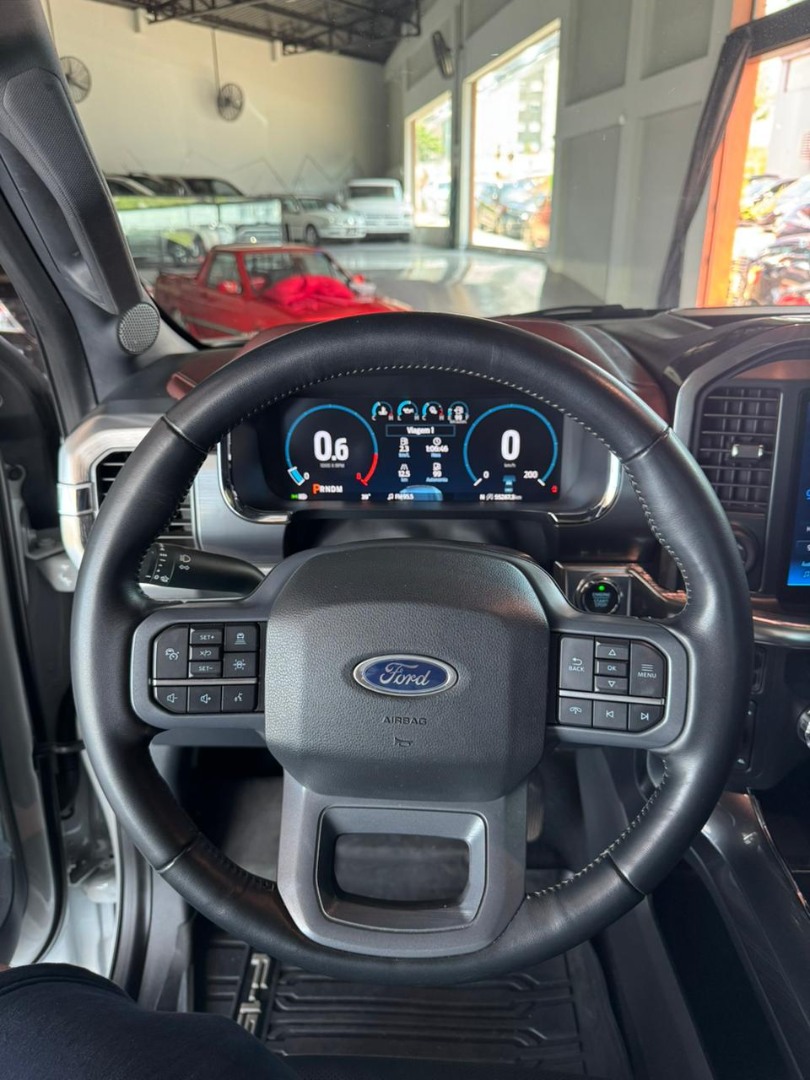 FORD F-150 5.4 V8 24V LARIAT 4X4 CABINE DUPLA AUTOMÁTICO