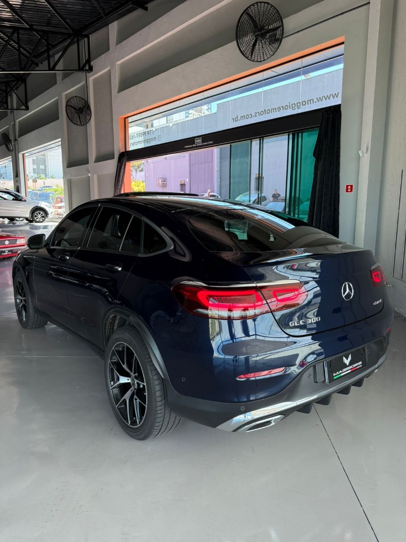 MERCEDES-BENZ GLC 300 2.0 16V 4P CGI 4MATIC 9G-TRONIC TURBO AUTOMÁTICO