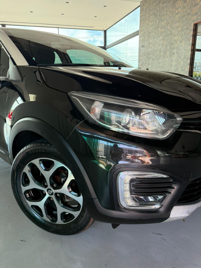 RENAULT Captur 1.6 16V 4P FLEX SCE INTENSE X-TRONIC CVT