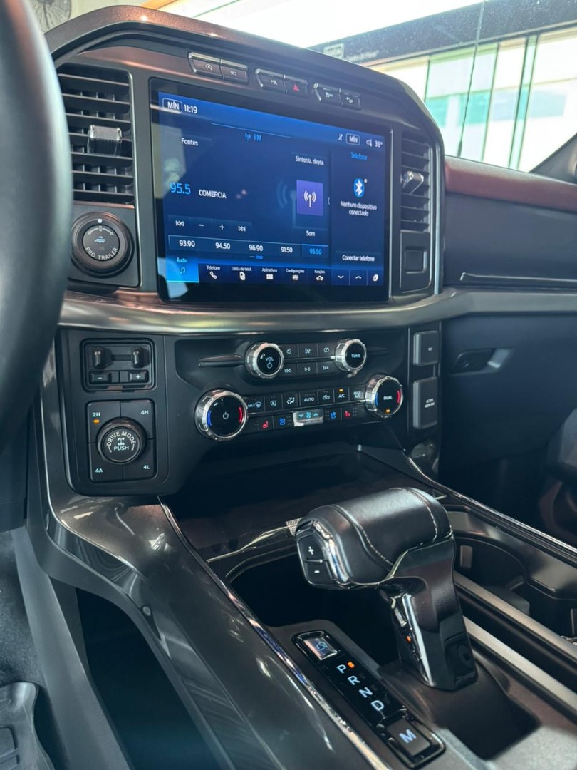 FORD F-150 5.4 V8 24V LARIAT 4X4 CABINE DUPLA AUTOMÁTICO