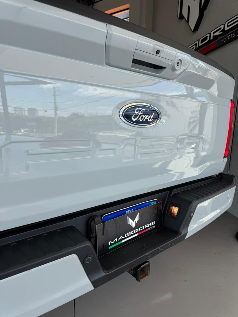 FORD F-150 5.4 V8 24V LARIAT 4X4 CABINE DUPLA AUTOMÁTICO