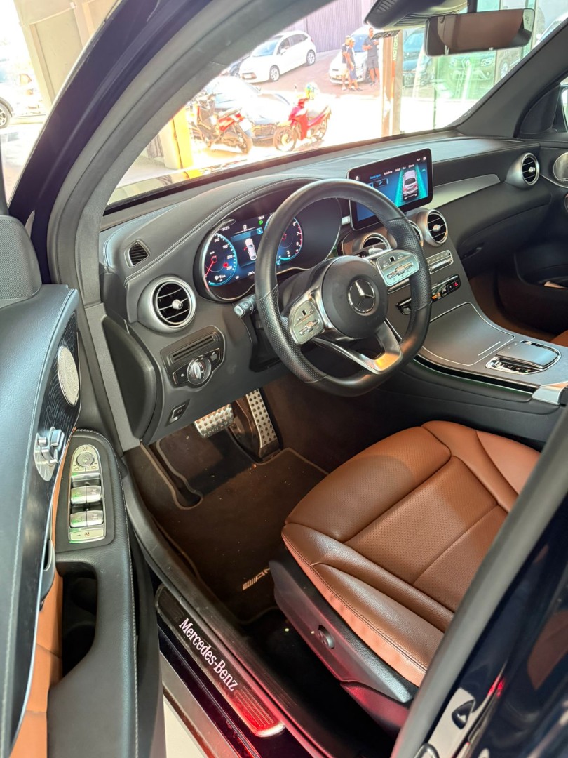 MERCEDES-BENZ GLC 300 2.0 16V 4P CGI 4MATIC 9G-TRONIC TURBO AUTOMÁTICO
