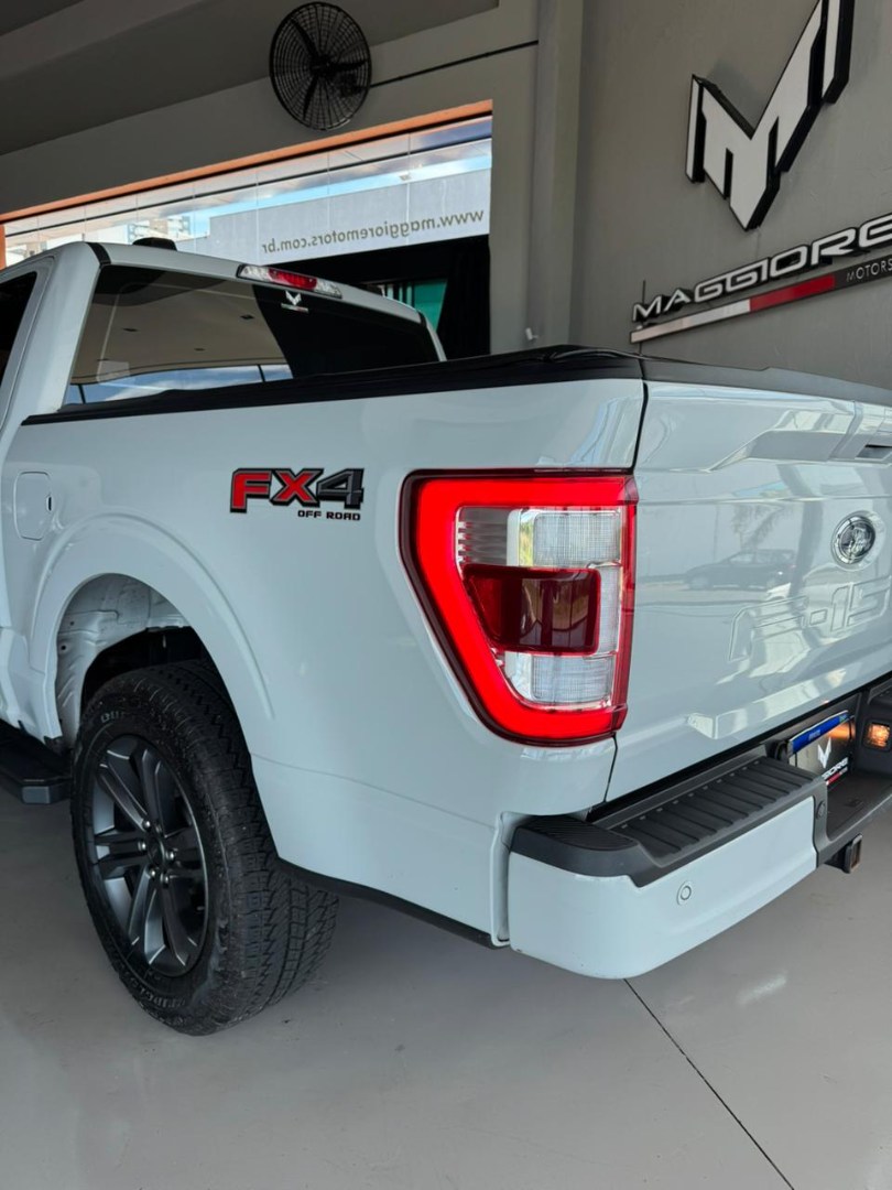 FORD F-150 5.4 V8 24V LARIAT 4X4 CABINE DUPLA AUTOMÁTICO