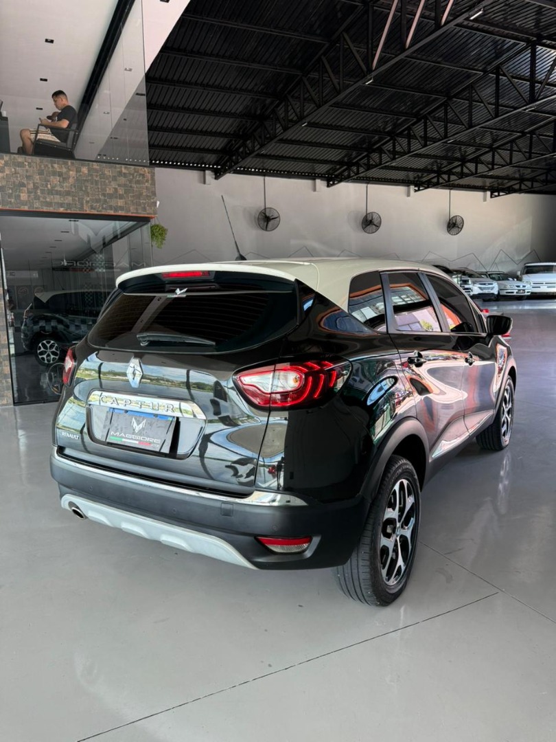 RENAULT Captur 1.6 16V 4P FLEX SCE INTENSE X-TRONIC CVT