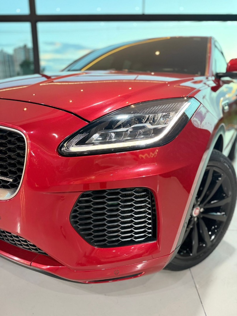 JAGUAR E-Pace 2.0 16V 4P P300 R-DYNAMIC SE AWD TURBO AUTOMÁTICO