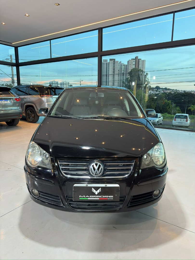 VOLKSWAGEN Polo Sedan 2.0 4P COMFORTLINE