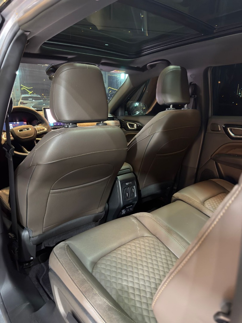 JEEP Commander 2.2 TURBO DIESEL OVERLAND 4X4 AUTOMÁTICO AT9