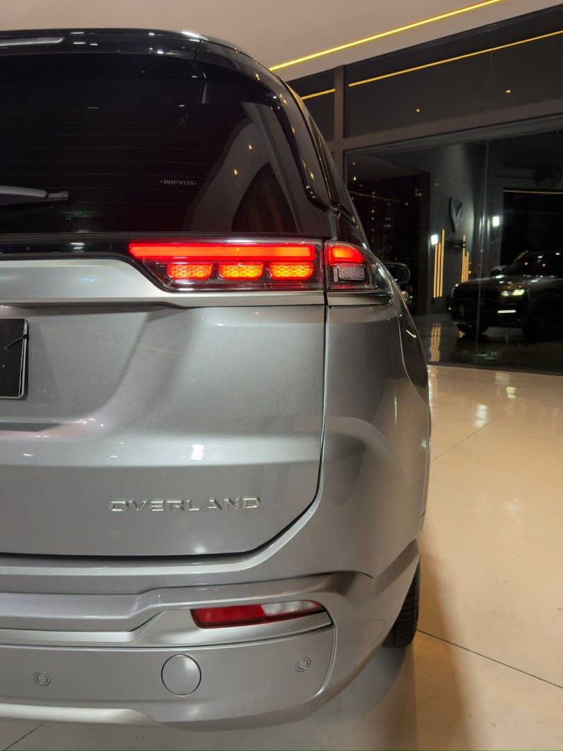 JEEP Commander 2.2 TURBO DIESEL OVERLAND 4X4 AUTOMÁTICO AT9