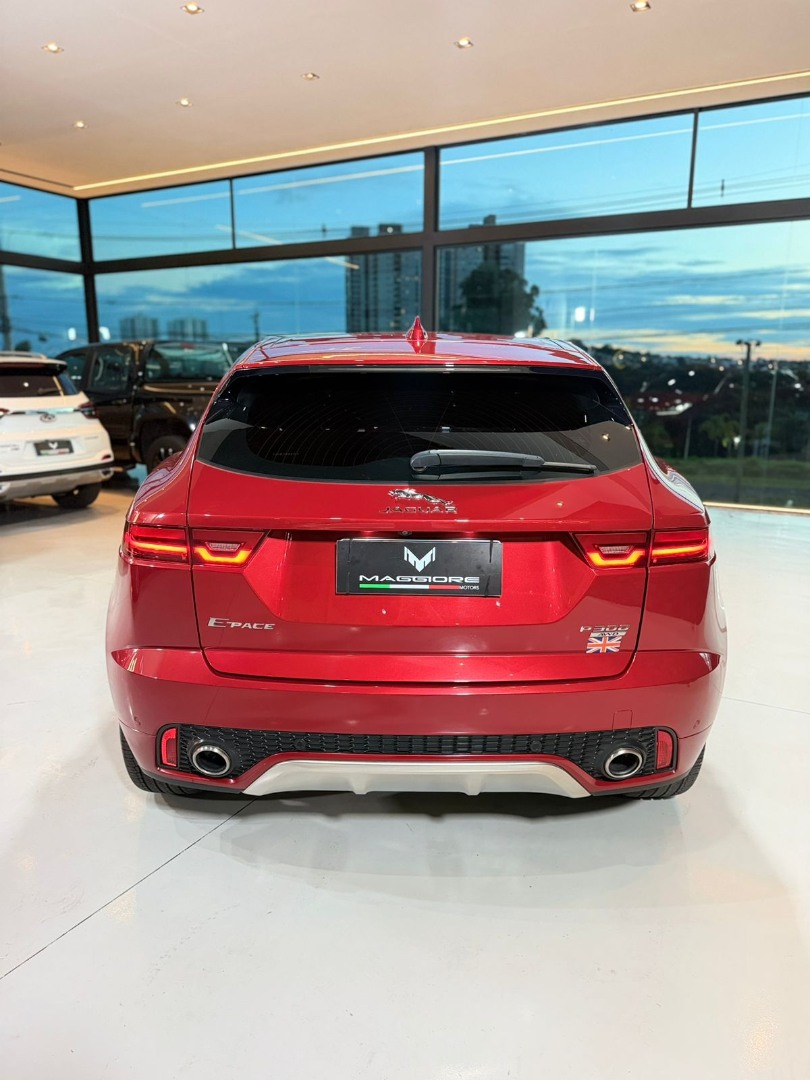 JAGUAR E-Pace 2.0 16V 4P P300 R-DYNAMIC SE AWD TURBO AUTOMÁTICO
