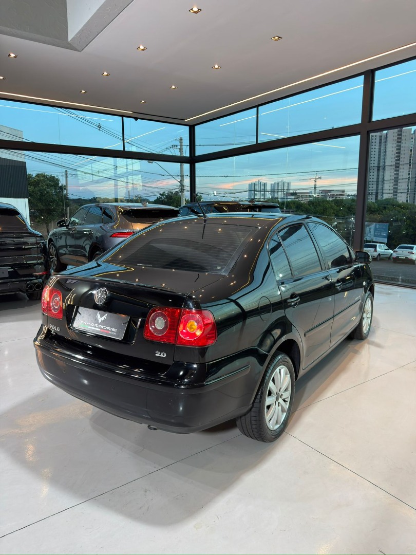 VOLKSWAGEN Polo Sedan 2.0 4P COMFORTLINE