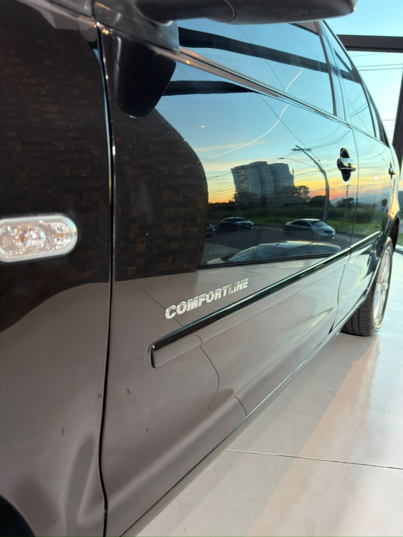 VOLKSWAGEN Polo Sedan 2.0 4P COMFORTLINE