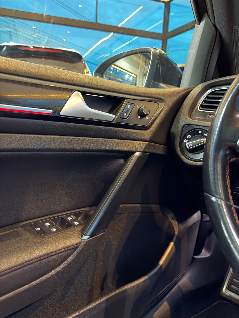 VOLKSWAGEN Golf 2.0 TSI GTI TURBO AUTOMÁTICO