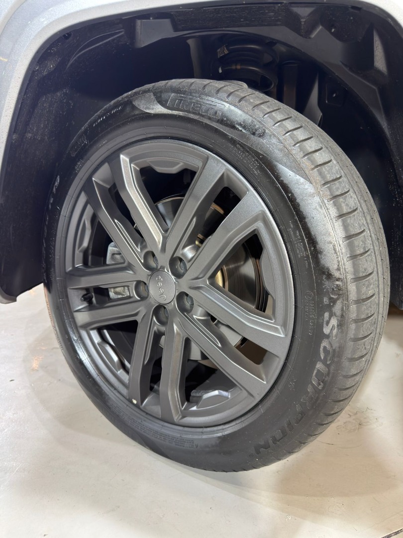 JEEP Commander 2.2 TURBO DIESEL OVERLAND 4X4 AUTOMÁTICO AT9