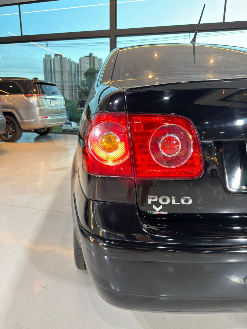 VOLKSWAGEN Polo Sedan 2.0 4P COMFORTLINE