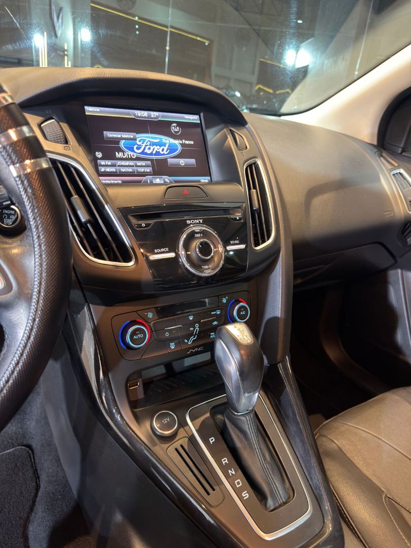 FORD Focus Hatch 2.0 16V 4P FLEX TITANIUM POWERSHIFT AUTOMÁTICO