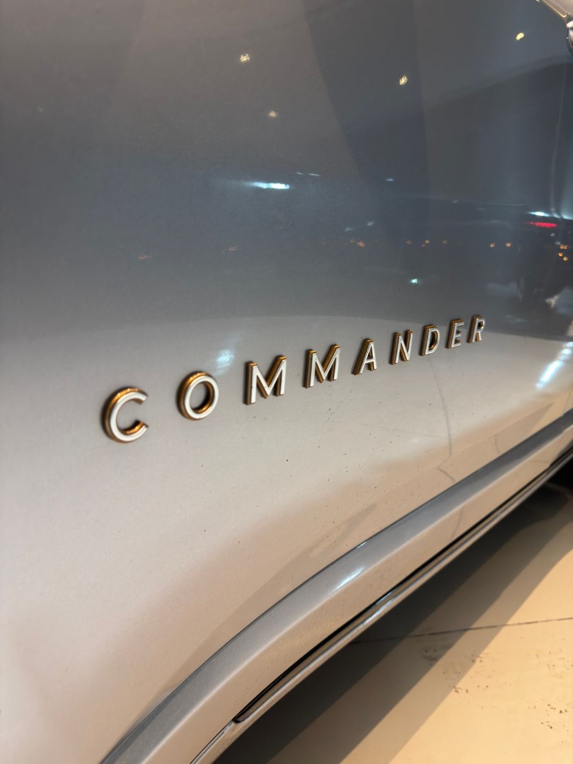 JEEP Commander 2.2 TURBO DIESEL OVERLAND 4X4 AUTOMÁTICO AT9