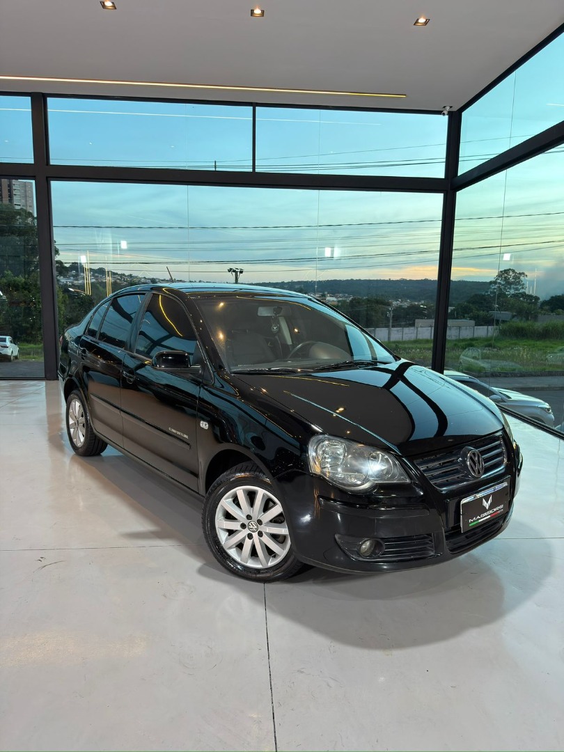 VOLKSWAGEN Polo Sedan 2.0 4P COMFORTLINE