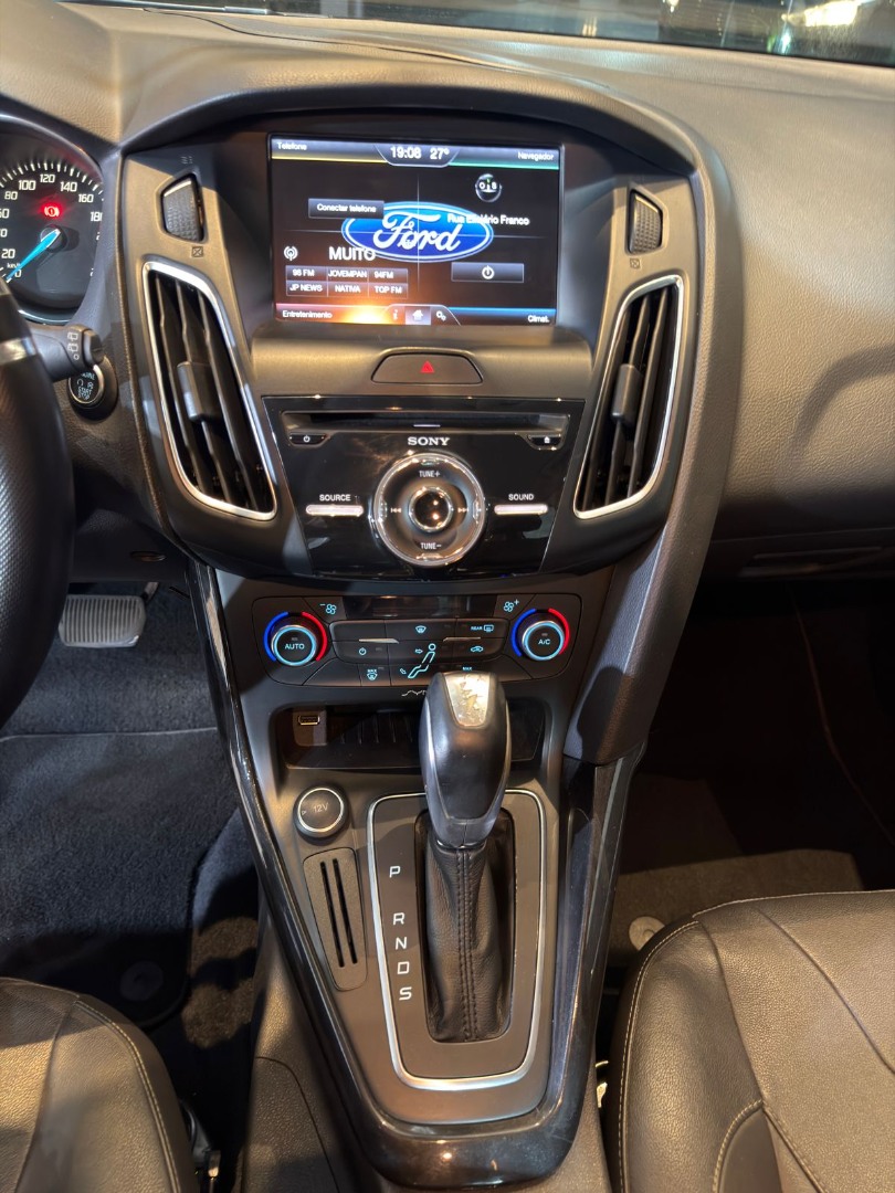 FORD Focus Hatch 2.0 16V 4P FLEX TITANIUM POWERSHIFT AUTOMÁTICO