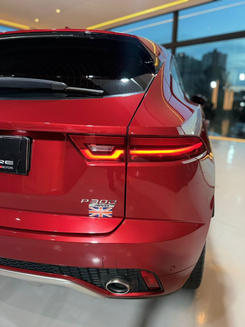JAGUAR E-Pace 2.0 16V 4P P300 R-DYNAMIC SE AWD TURBO AUTOMÁTICO