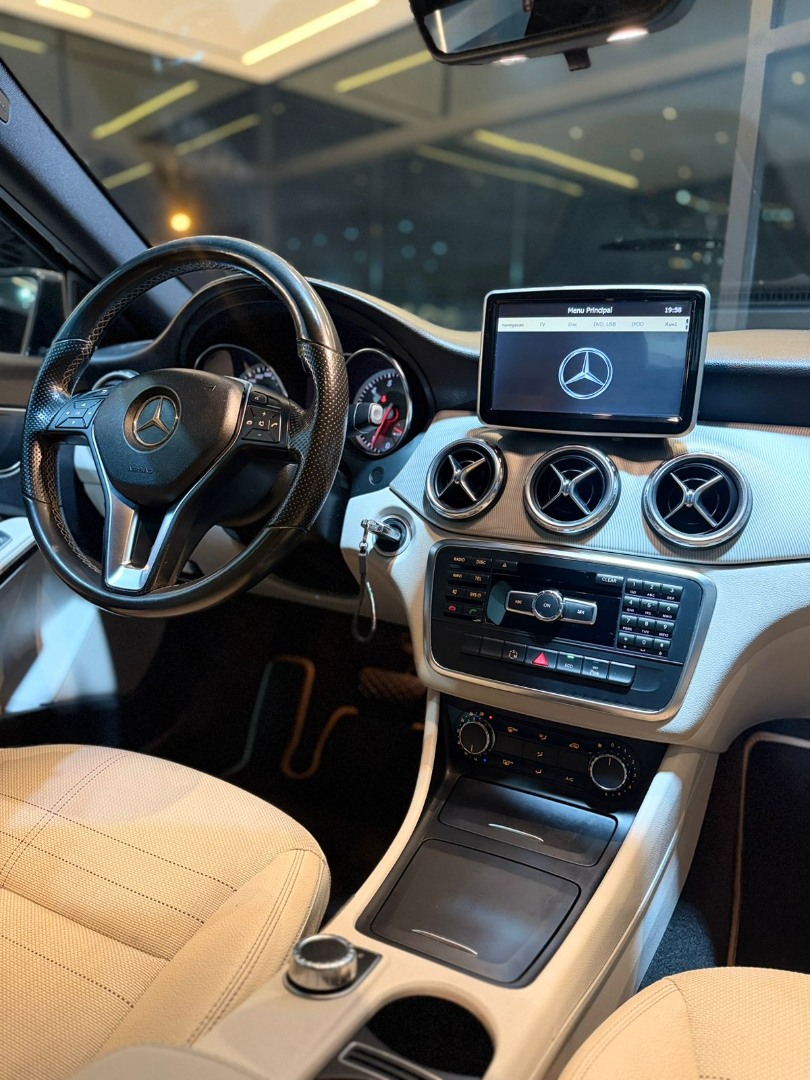 MERCEDES-BENZ GLA 200 1.6 16V 4P CGI ADVANCE TURBO AUTOMÁTICO