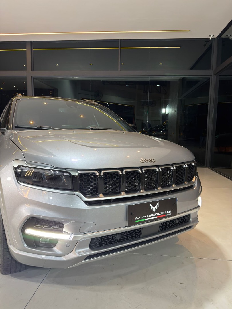 JEEP Commander 2.2 TURBO DIESEL OVERLAND 4X4 AUTOMÁTICO AT9