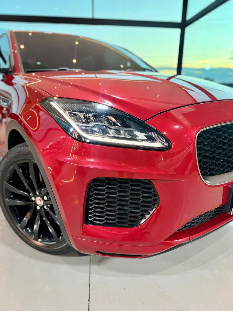 JAGUAR E-Pace 2.0 16V 4P P300 R-DYNAMIC SE AWD TURBO AUTOMÁTICO