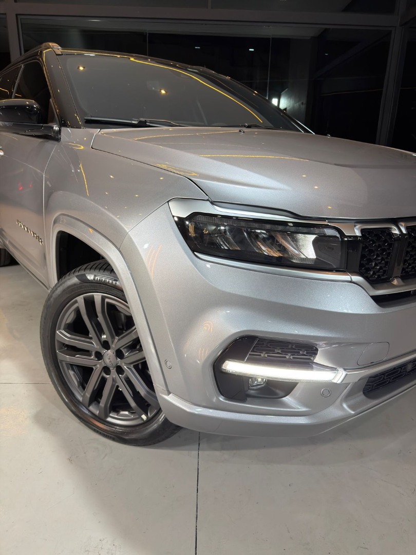 JEEP Commander 2.2 TURBO DIESEL OVERLAND 4X4 AUTOMÁTICO AT9