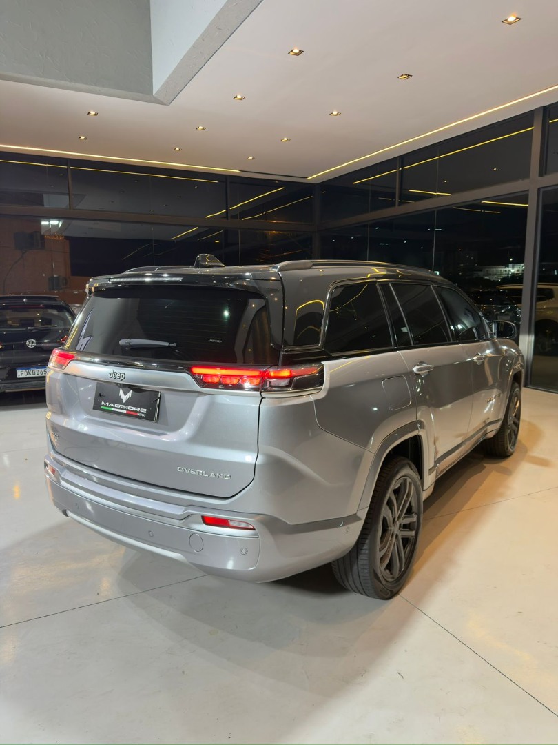 JEEP Commander 2.2 TURBO DIESEL OVERLAND 4X4 AUTOMÁTICO AT9