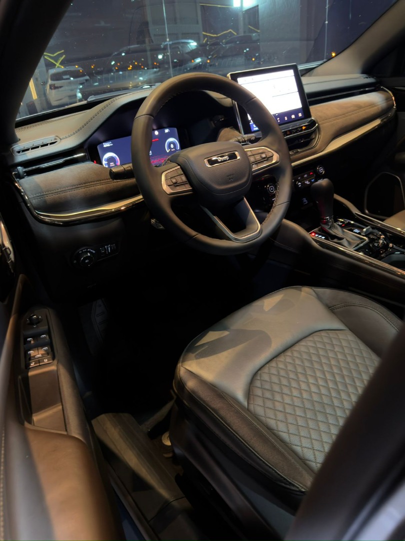 JEEP Commander 2.2 TURBO DIESEL OVERLAND 4X4 AUTOMÁTICO AT9