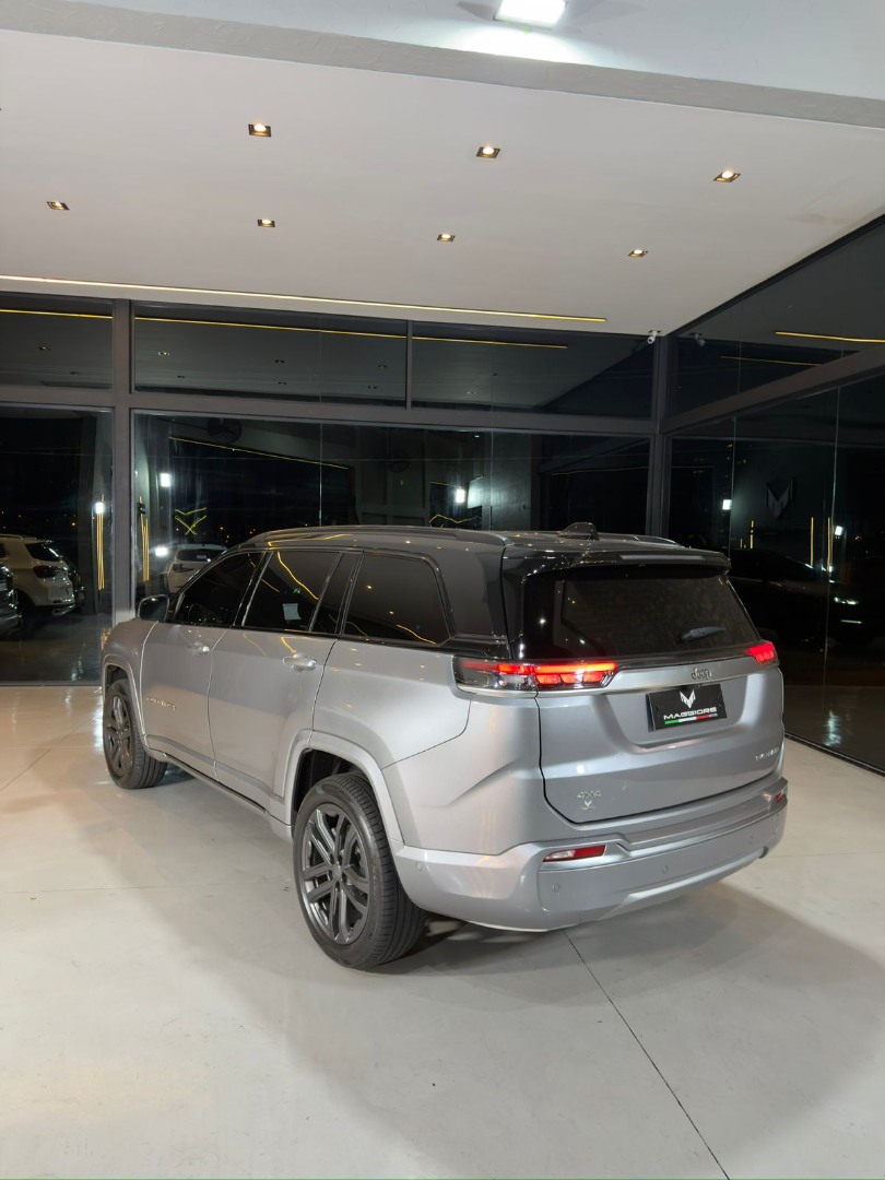 JEEP Commander 2.2 TURBO DIESEL OVERLAND 4X4 AUTOMÁTICO AT9