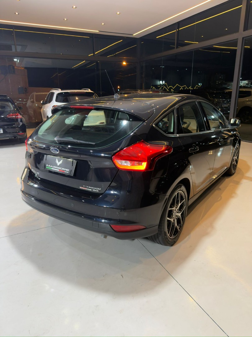 FORD Focus Hatch 2.0 16V 4P FLEX TITANIUM POWERSHIFT AUTOMÁTICO