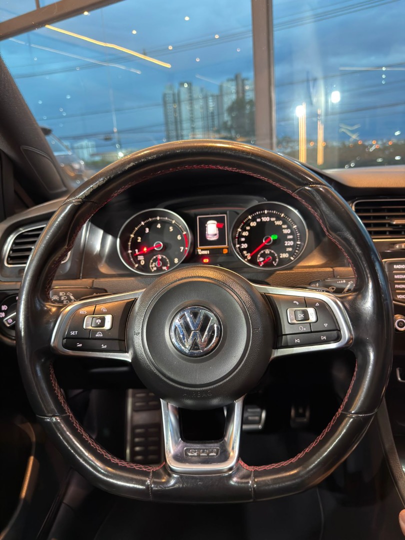 VOLKSWAGEN Golf 2.0 TSI GTI TURBO AUTOMÁTICO