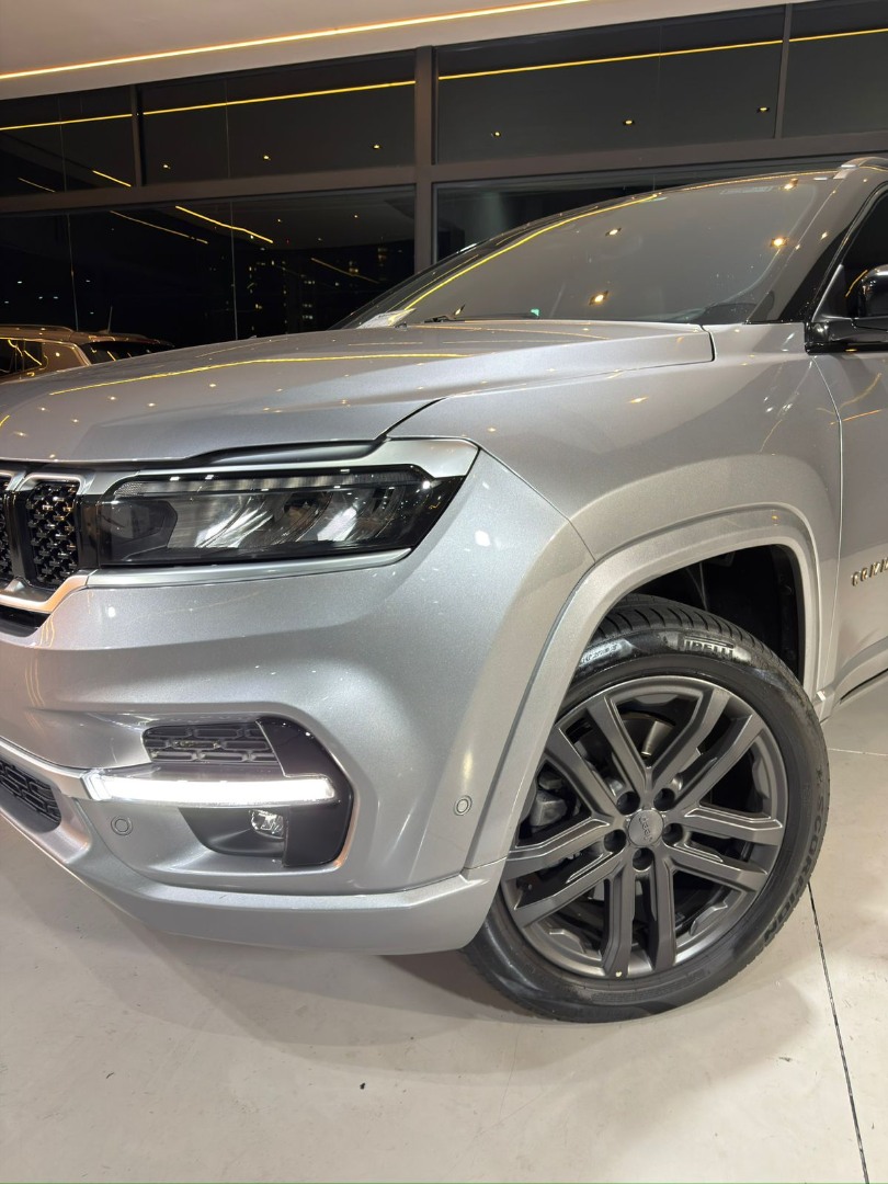 JEEP Commander 2.2 TURBO DIESEL OVERLAND 4X4 AUTOMÁTICO AT9