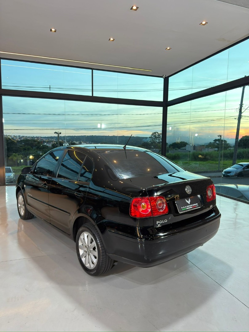 VOLKSWAGEN Polo Sedan 2.0 4P COMFORTLINE