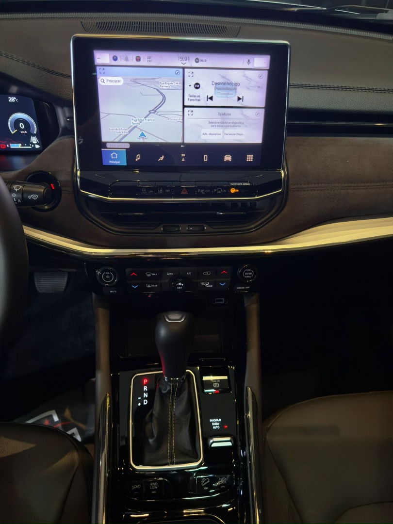 JEEP Commander 2.2 TURBO DIESEL OVERLAND 4X4 AUTOMÁTICO AT9