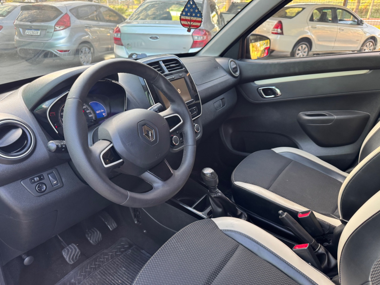 RENAULT Kwid 1.0 12V 4P SCE FLEX INTENSE