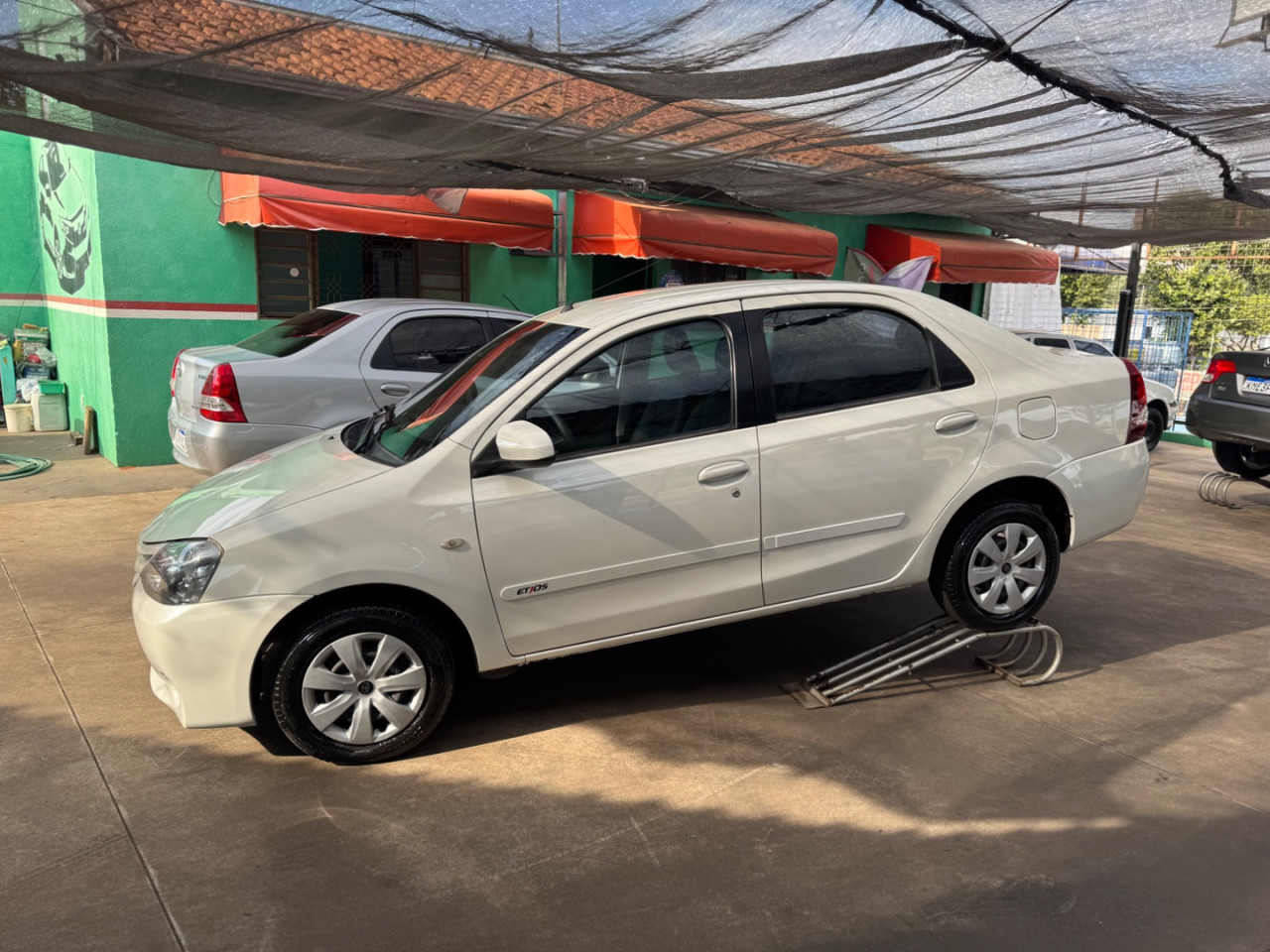 Etios Sedan 1.5 16V 4P FLEX XS
