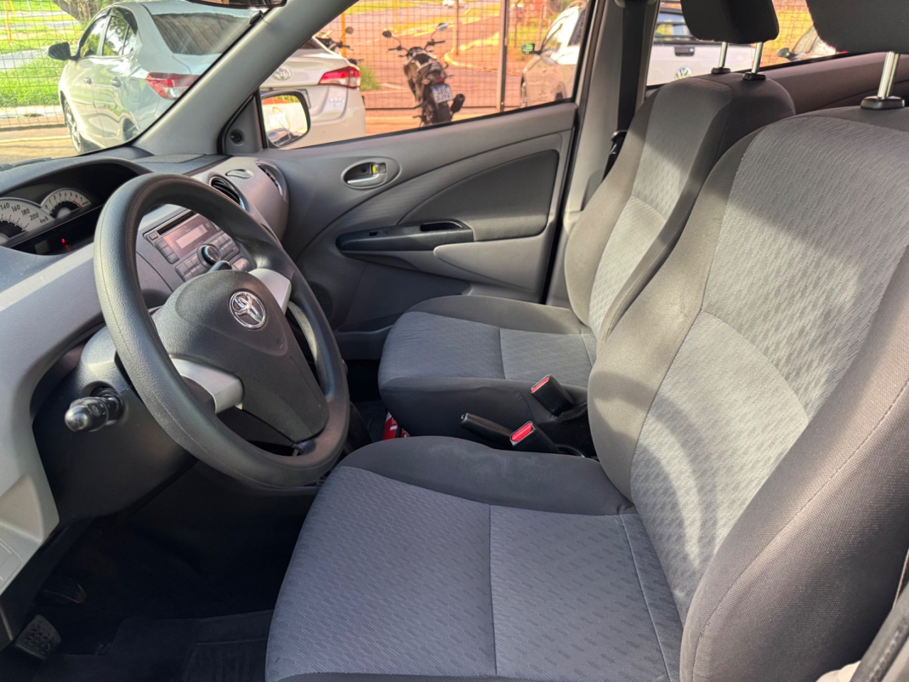 Etios Hatch 1.5 16V 4P FLEX XLS