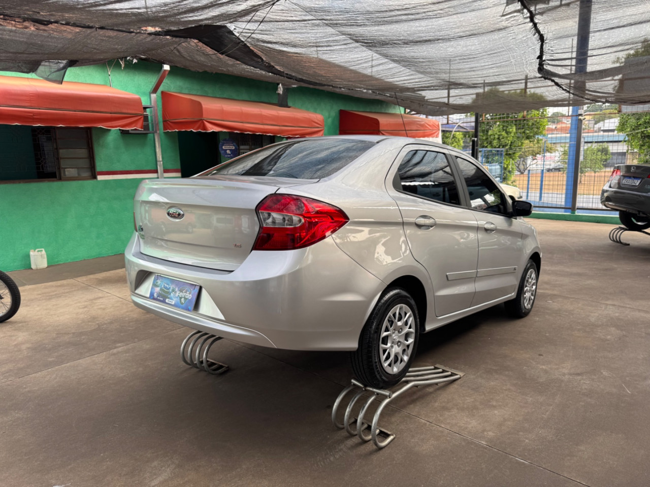 FORD Ka + Sedan 1.5 12V 4P TI-VCT SE FLEX