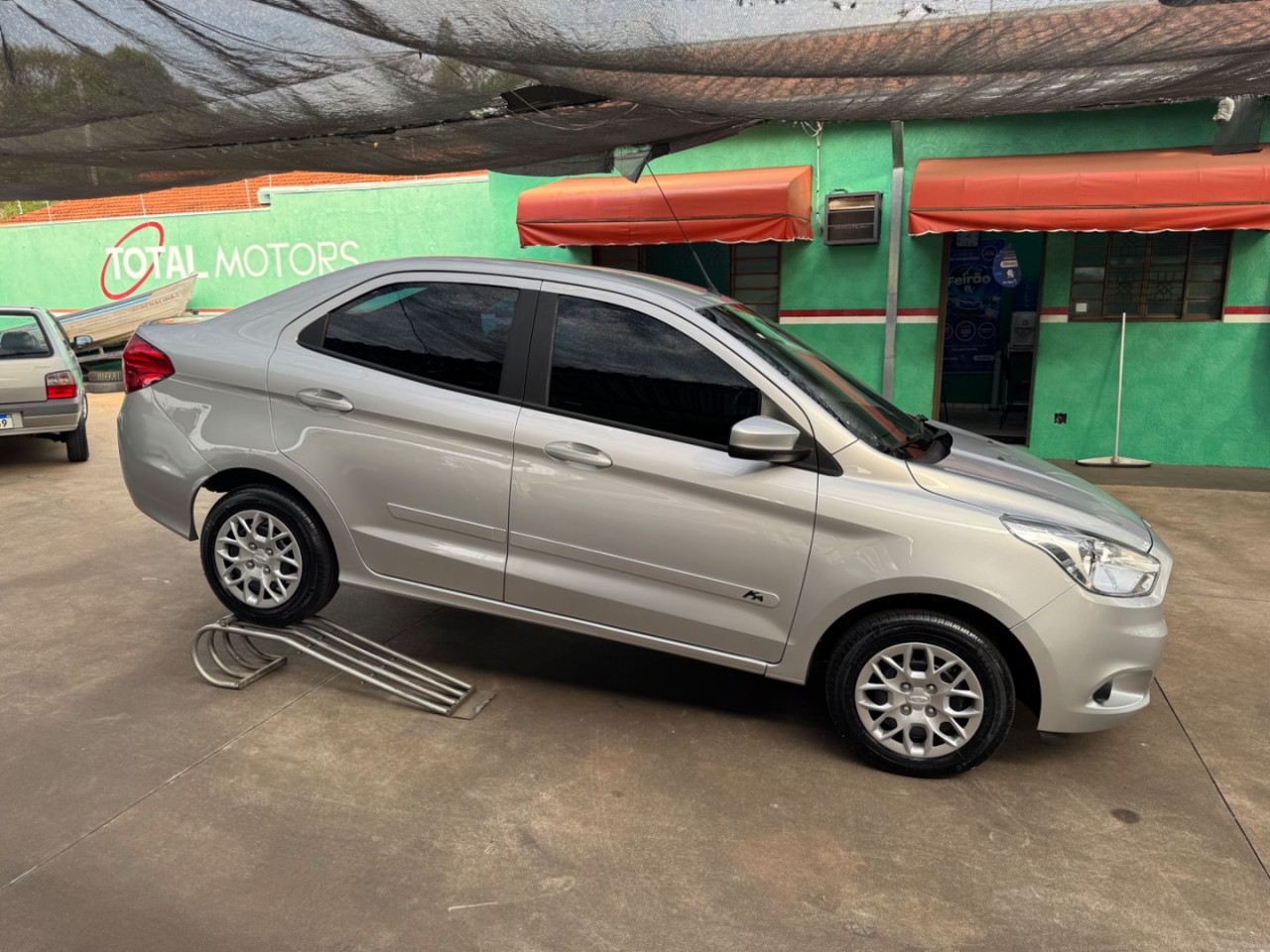 FORD Ka + Sedan 1.5 12V 4P TI-VCT SE FLEX