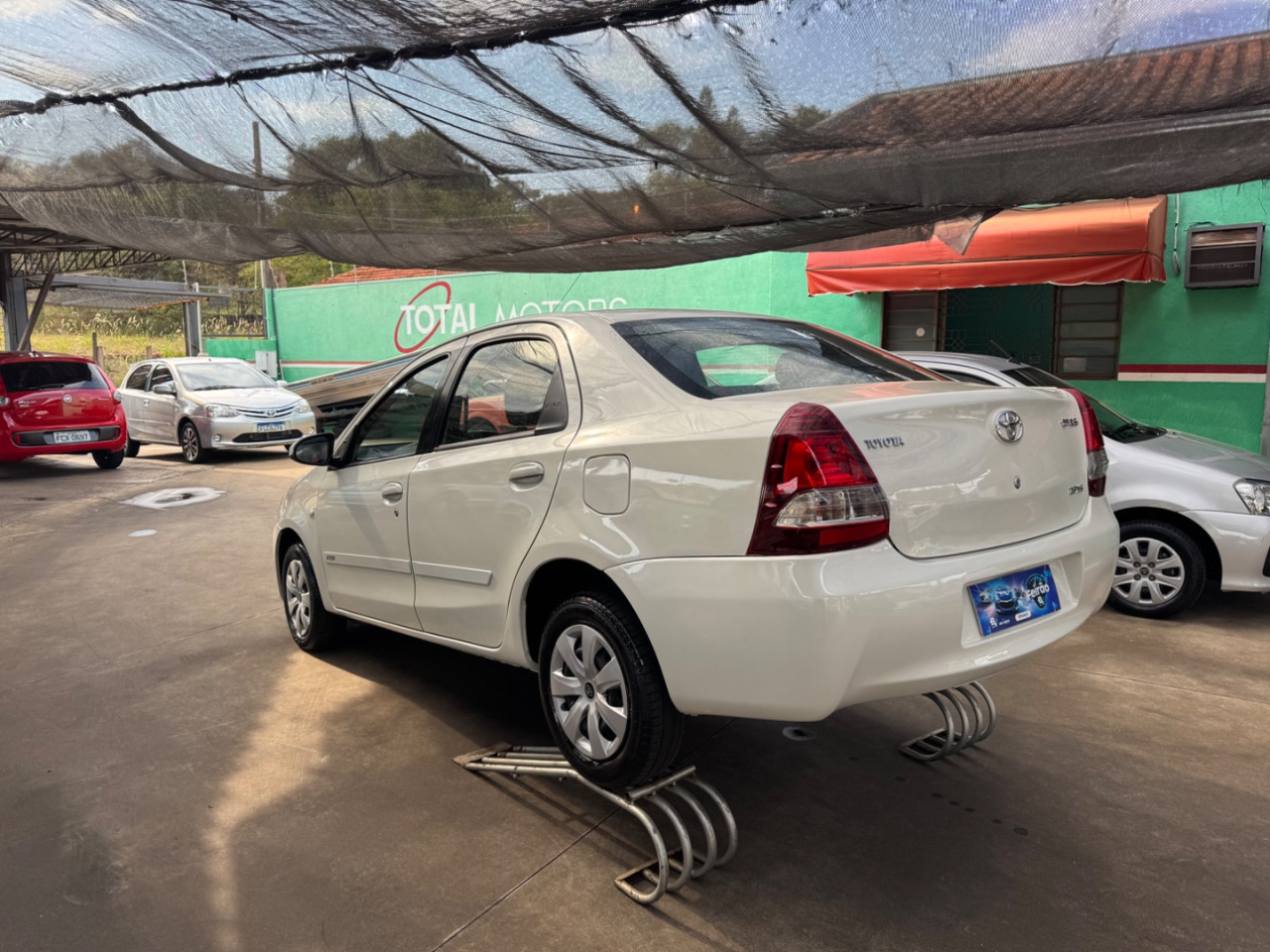 Etios Sedan 1.5 16V 4P FLEX XS