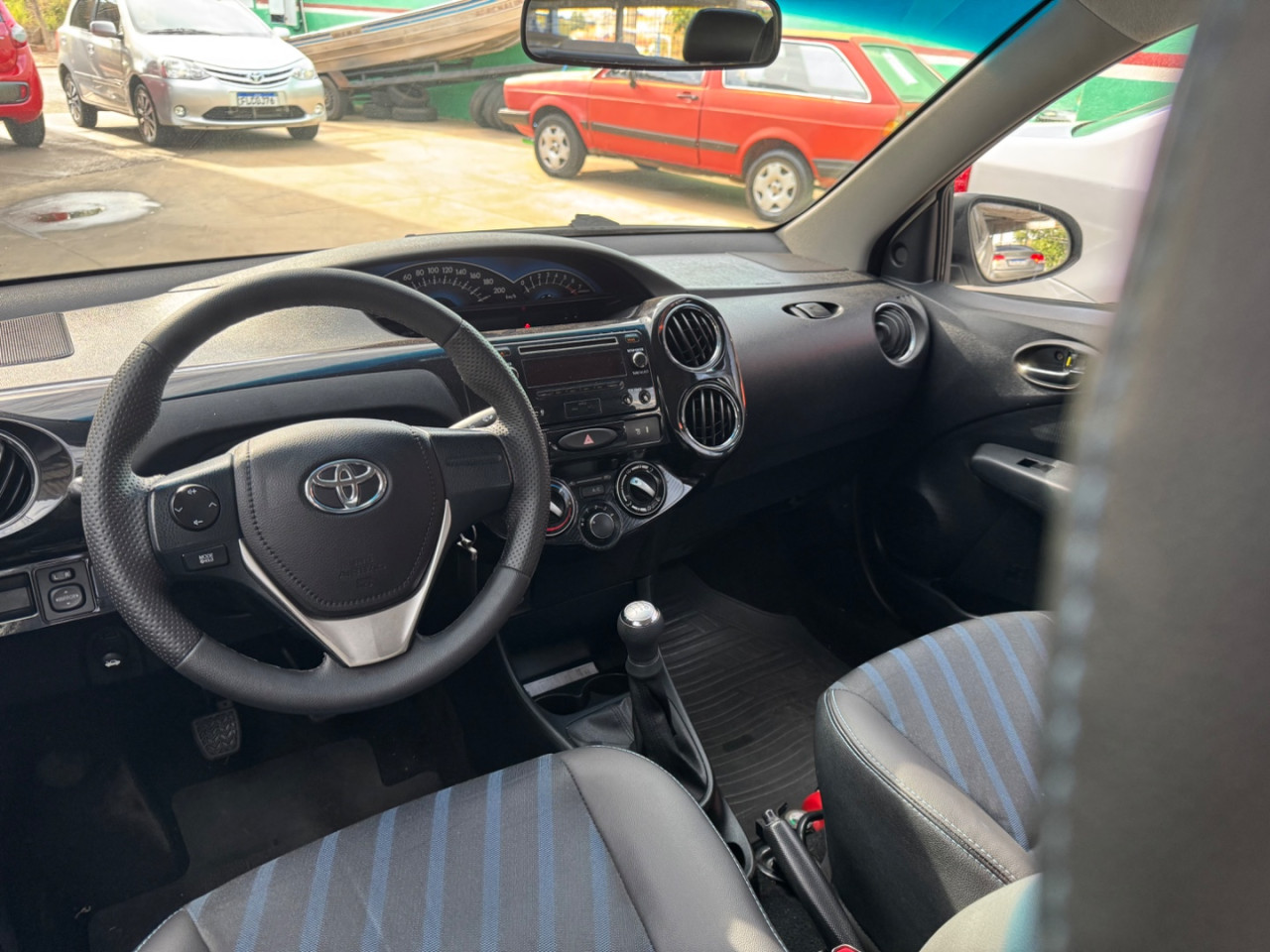 Etios Sedan 1.5 16V 4P FLEX XS